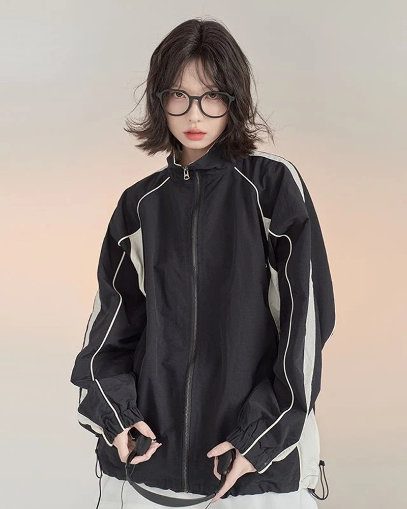 Y2K Windbreaker: Retro 90s Grunge, Summer Outfits, and Popstar Vibes for Women