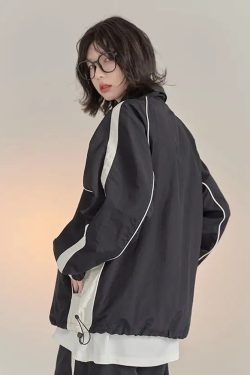Y2K Windbreaker: Retro 90s Grunge, Summer Outfits, and Popstar Vibes for Women