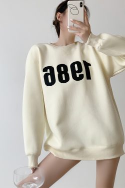 1986 Engraved Logo Printed Round Neck Sweatshirt for Women - Thick Plush American Retro Oversized Top