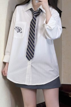 2024 Spring Women's Pudding Bear JK Shirt - White Loose Fit Blouse with Unique Design, Slimming Style, Y2K Aesthetic