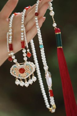 2024 Women's Ancient Style Long Tassel Necklace with Yingluo Pendant, Boho Horse Face Skirt, National Ethnic Accessories