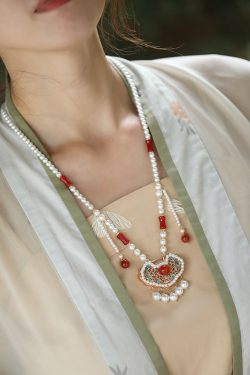 2024 Women's Ancient Style Long Tassel Necklace with Yingluo Pendant, Boho Horse Face Skirt, National Ethnic Accessories