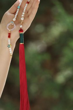 2024 Women's Ancient Style Long Tassel Necklace with Yingluo Pendant, Boho Horse Face Skirt, National Ethnic Accessories