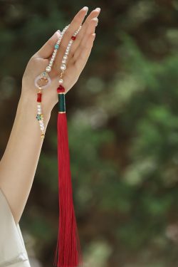 2024 Women's Ancient Style Long Tassel Necklace with Yingluo Pendant, Boho Horse Face Skirt, National Ethnic Accessories