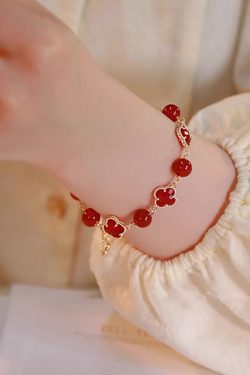 2024 Year of the Dragon Red Agate Four-Leaf Clover Bracelet for Girls - Light Luxury Friendship Jewelry