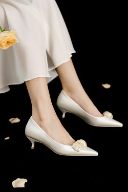 2025 French-Style White Bridal Shoes for Women, Low-Heeled Comfortable Wedding Shoes with Niche High-End Feel for Everyday Wear