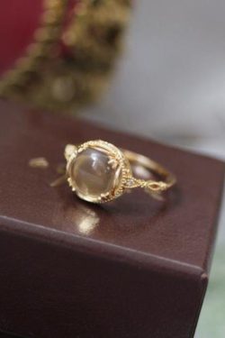 2025 Niche Design Yellow Crystal Egg Face Ring for Women - Exquisite Versatile High-End Open Finger Fashion Jewelry