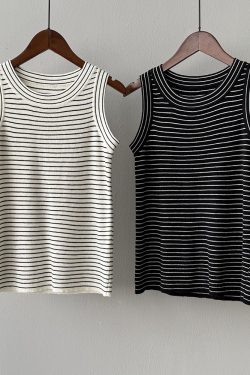 2025 Summer Women's Slim Fit Round Neck Knitted Tank Top, Sleeveless Flattering Base Layer for Stylish Outerwear