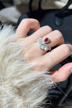 Adjustable Diamond-Studded Crown Pearl Ring for Women - Elegant Light Luxury Niche Design, Versatile Open Finger Style