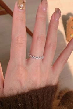 Adjustable Lace Hollow Five-Petal Flower Ring for Women - Japanese & Korean Style, Simple Versatile Design, Sweet Niche Jewelry