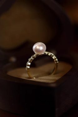 Adjustable Open Pearl Ring with Vintage High-End Style - Elegant Fashion Accessory