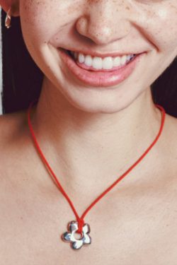 Adjustable Red Flower Pendant Necklace - Fashionable Vacation Style, European American Design, Trendy Accessory for 90s Vibes