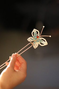 Ancient Style U-Shaped Butterfly Cloisonné Hairpin - Ming Dynasty Hanfu Accessories, Horse-Face Skirt Bun Pin