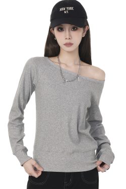 Angled Shoulder Long Sleeve T-Shirt for Women - Versatile Slimming Off-Shoulder Top for Autumn and Winter Fashion
