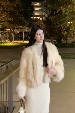 Apricot Fox Fur Short Coat for Women - Luxe High-End Socialite Style, Chic Outerwear for Events and Parties