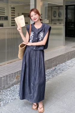Artistic Retro Embroidered Sleeveless Vest and Skirt Two-Piece Set for Women - Summer 2025 Fashion