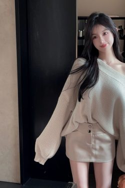 Asymmetrical Bat Sleeve Off-Shoulder Sweater for Women - Irregular Loose Knit Top for Autumn & Winter Fashion