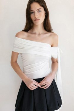 Asymmetrical Off-Shoulder Pleated Slim-Fit Top - Elegant Flowing Strap Knitted Short Sleeve T-Shirt for Chic Casual Style