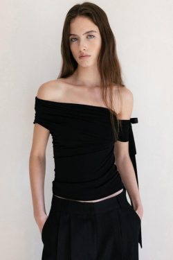 Asymmetrical Off-Shoulder Pleated Slim-Fit Top - Elegant Flowing Strap Knitted Short Sleeve T-Shirt for Chic Casual Style