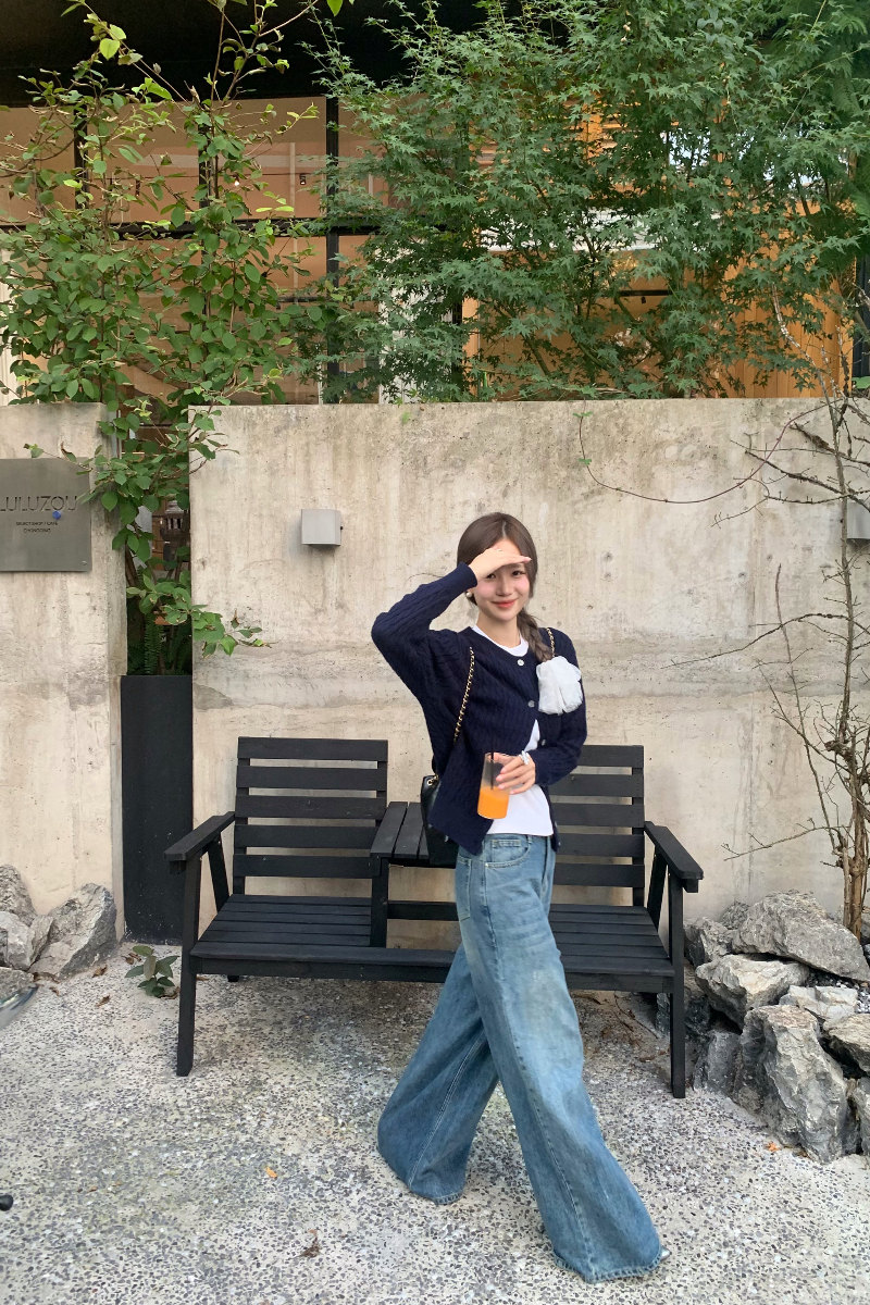 Autumn Deep Blue Cable Knit Long Sleeve Cardigan for Women, Slimming Round Neck Knit Top for Fall Fashion