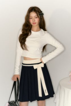 Autumn Long Sleeve T-Shirt for Women, Unique Short Sweet & Spicy Design, Trendy Casual Top for Weekend Wear
