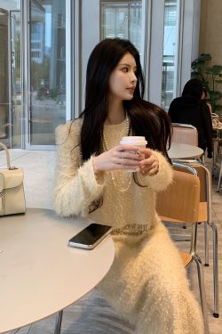Beige Knitted Straight Midi Skirt for Women, Stylish High-End Fashion, Versatile 90s-Inspired Long Skirt