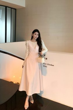 Beige Lace Spliced Base Shirt for Women, Waist-Defining Slimming Top, Spring Fashion 2023, Elegant Casual Chic Style