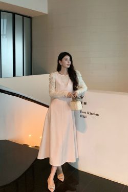 Beige Lace Spliced Base Shirt for Women, Waist-Defining Slimming Top, Spring Fashion 2023, Elegant Casual Chic Style