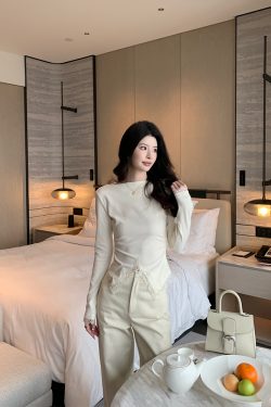 Beige Lace Waist Shaper Top for Women, Thickened Knitted Base Layer, Slimming Fitted Style, Perfect for 90s and Y2K Fashion