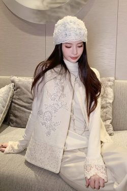 Beige Wool Vest for Women, Sleeveless Chinese Style Jacket Top, National Wind Design, Spring Fashion Essential