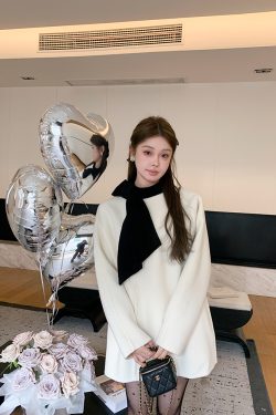 Black and White Color-Block Bow Double-Sided Wool Coat for Women - Winter Audrey Hepburn Style Cape, Chic 90s Fashion Outerwear