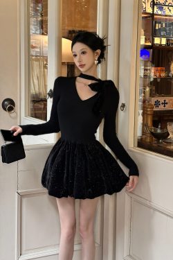 Black Knitted Bow Bud Dress - Winter Outfit with Aristocratic Elegance and High-End Feel, Perfect for 90s-Inspired Style
