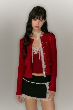 Black Knitted Outer Cardigan - Autumn Style Sweater Top with Design Sense for a Chic Weekend Look