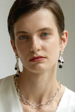 Black Onyx Three-Dimensional Pleated Dress Earrings - European Retro Design, Vintage Style, Old Money Aesthetic