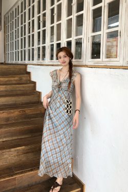 Blue Coffee Vintage Ruffled Plaid Dress with Long Flare Sleeves and Waist-Defining Slimming Fit - Perfect for Gentle Temperament Style