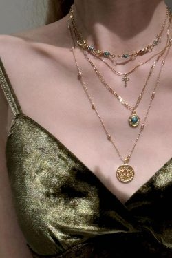 Bohemian Hollow Flower Pendant Cross Necklace for Women, Vintage Gold Multi-Layered Clavicle Chain Accessory