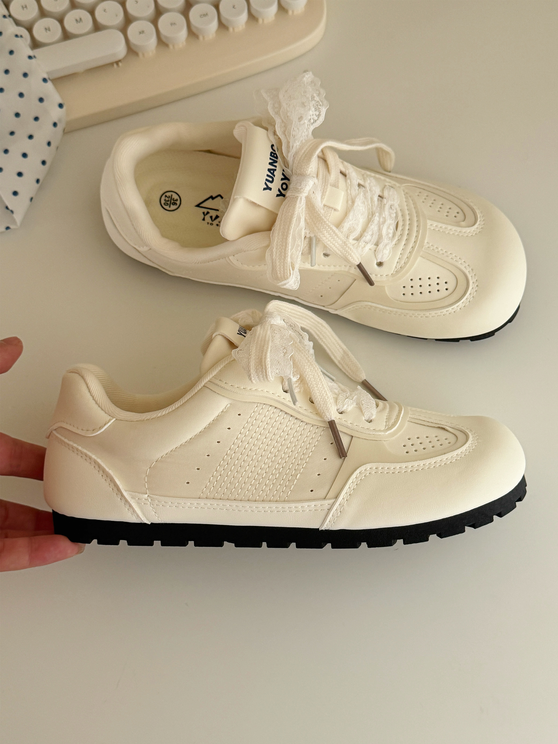 Breathable Thick-Soled White Training Shoes for Women - 2025 Summer Versatile Sneakers for Students, Stylish Comfort Footwear