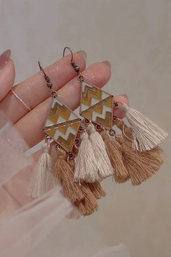 Brown Diamond Wave Pattern Ethnic Earrings for Women, Retro Tassel Clip-On Accessories, Unique Mosquito Coil Design