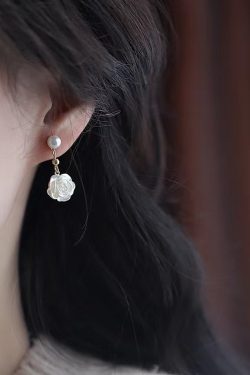 Camellia Flower Drop Earrings for Women, Niche Design Light Luxury Accessories, Elegant Floral Ear Jewelry