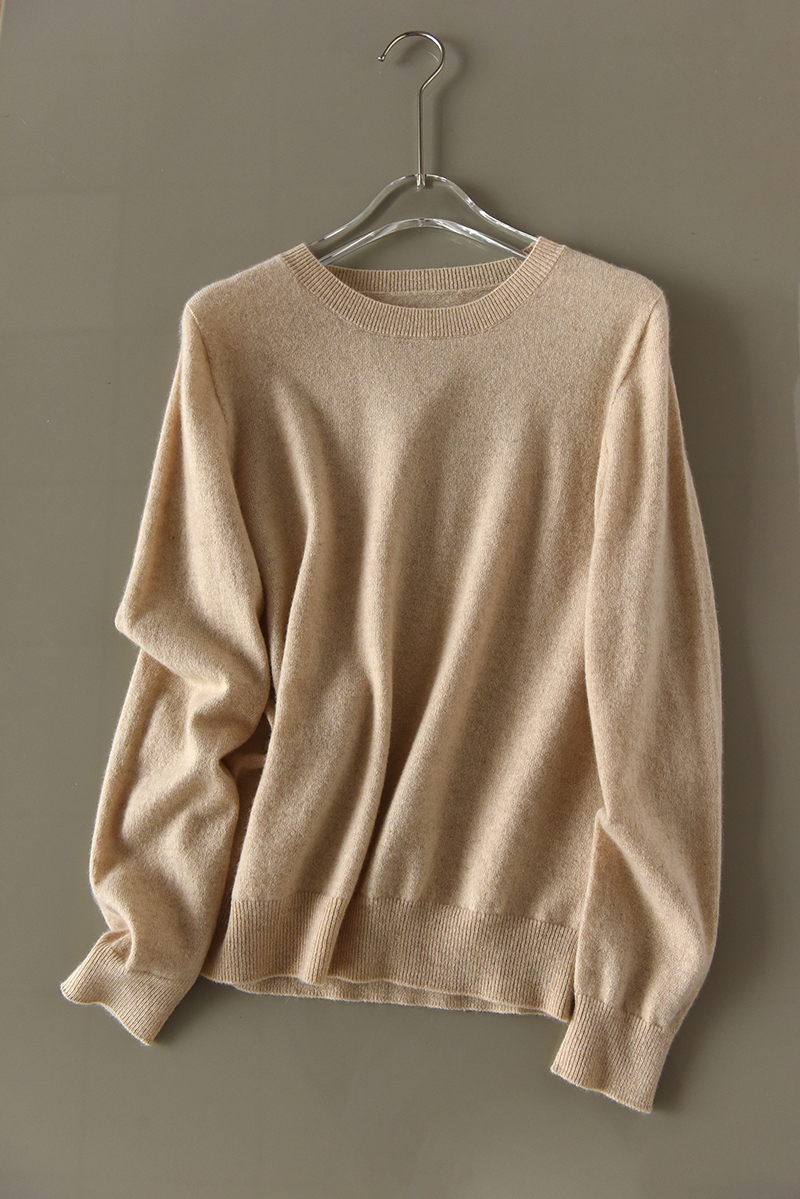 Cashmere Knit Sweater for Women - Soft Round Neck Loose Fit Pullover, Classic Slimming Silhouette, Perfect for Chic Layering