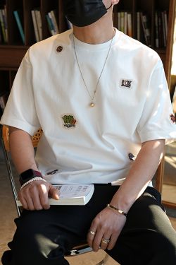 Casual Minimalist Patch Embroidery Short Sleeve T-Shirt for Men - Summer Trendy Round Neck Tee in Hong Kong Style