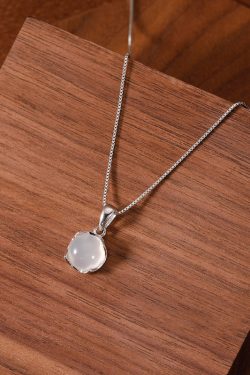 Chalcedony Pendant Necklace for Women - High-End Clavicle Chain Accessory - Light Luxury Design for Summer 2024
