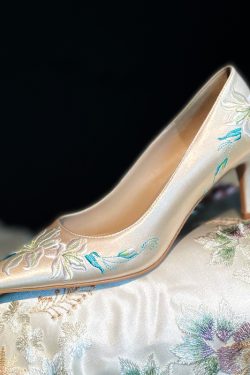 Champagne-Colored High-End Xiuhe Wedding Dress with Chinese Embroidery & Two-Way High Heels, Qipao Shoes for Brides & Daily Wear