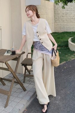 Chic Beige Three-Piece Suit Set with Vest and Wide-Leg Pants for Summer OOTD - Elegant and Age-Reducing Style