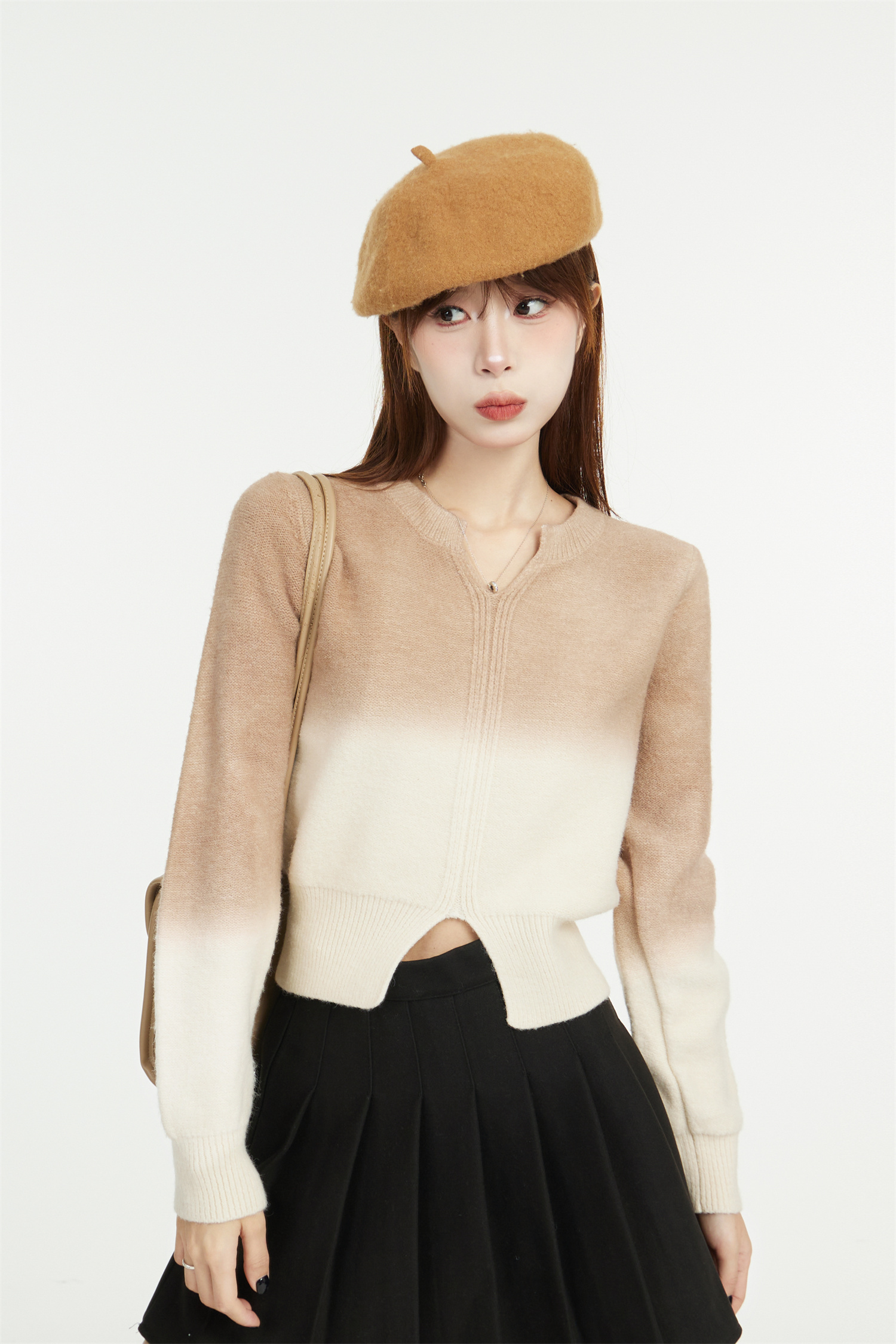 Chic Gradient V-Neck Pullover Sweater - Soft Loose Knitted Top, Stylish Short-Length Design for Effortless Everyday Fashion
