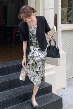 Chic High-End Short Sleeve Suit Dress Set with Printed Straps - Trendy Women's Fashion for Elegant Occasions