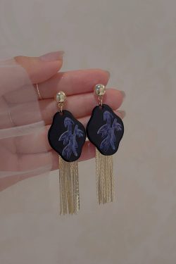 Chinese-Style Bamboo Tassel Earrings for Women, Vintage Black Clip-On Ear Studs, Long Metal Design, No Piercing Needed
