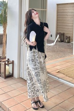 Chinese-Style Black Buttoned Shirt & Printed Half Skirt Set - Women's High-End Summer 2025 Two-Piece Suit