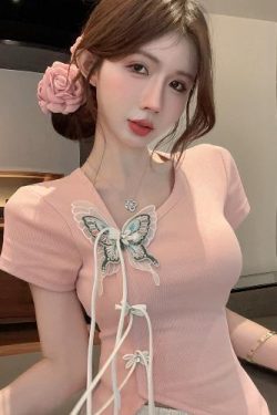 Chinese Style Butterfly Decorative Short Sleeve T-Shirt for Women - Irregular Button Tassel Slim Fit - Summer Y2K Fashion