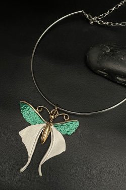 Chinese-Style Butterfly Necklace for Women, High-End Ancient Wind Collar Design, Personalized Summer Accessory